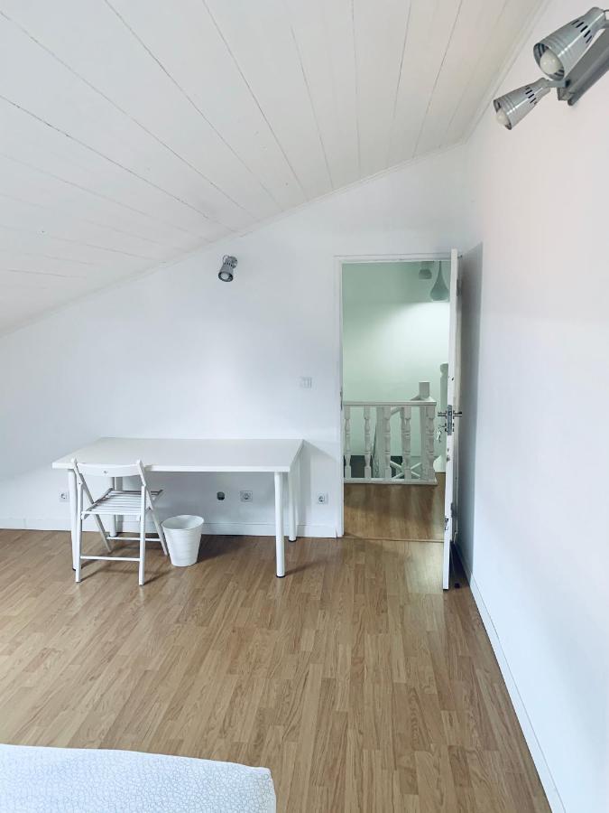 Restelo House Shared Appartment Algés Esterno foto